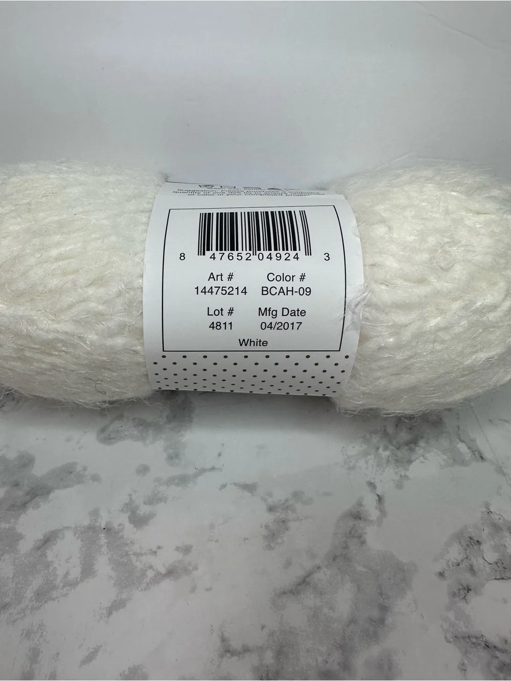 Buttercream Luxe Craft Angel Hair White Bulky Yarn Wool Blend 100g 120 Yds_3